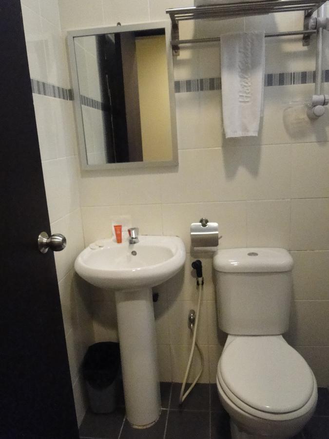 Hotel Sadong88 Kota Kinabalu Eksteriør bilde
