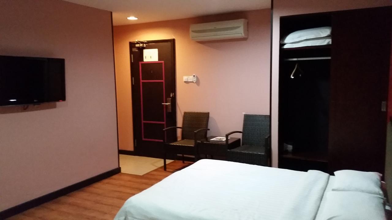 Hotel Sadong88 Kota Kinabalu Eksteriør bilde